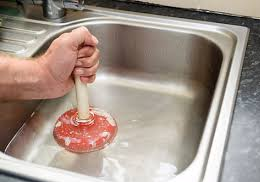 Desentupimento profissional de cozinha - Lava-loiça, ralos e sifões. Serviço rápido Porto, Lisboa e Margem Sul.